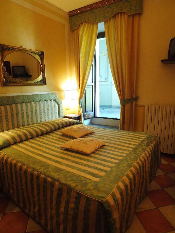 Hotel La Contrada Dei Monti Orta San Giulio Exterior foto